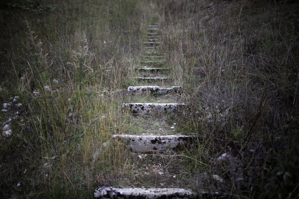 04 - The steps leading to the ski-jumping venue are all but gone