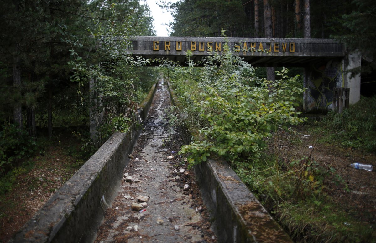 07 - The bobsled track overrun by foliage