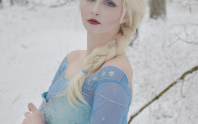 This 16 Year Old’s Elsa Costume Will Blow You Away