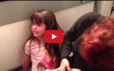 Little Girl Endures Splinter Removal By Singing Dramatic & Hilarious Rendition of “Frozen” Song